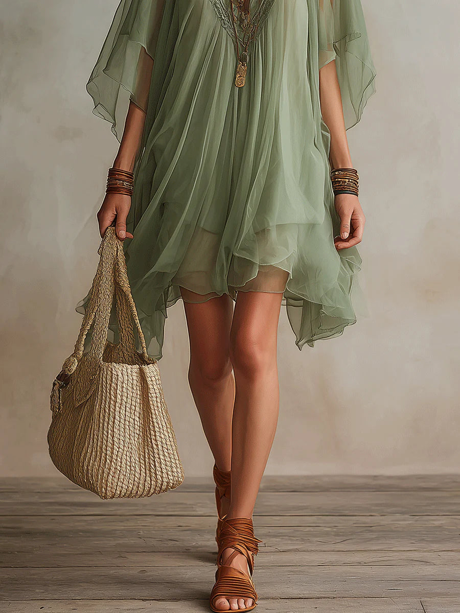 Vestido Mini Flotante en Chiffon Verde con Escote en V