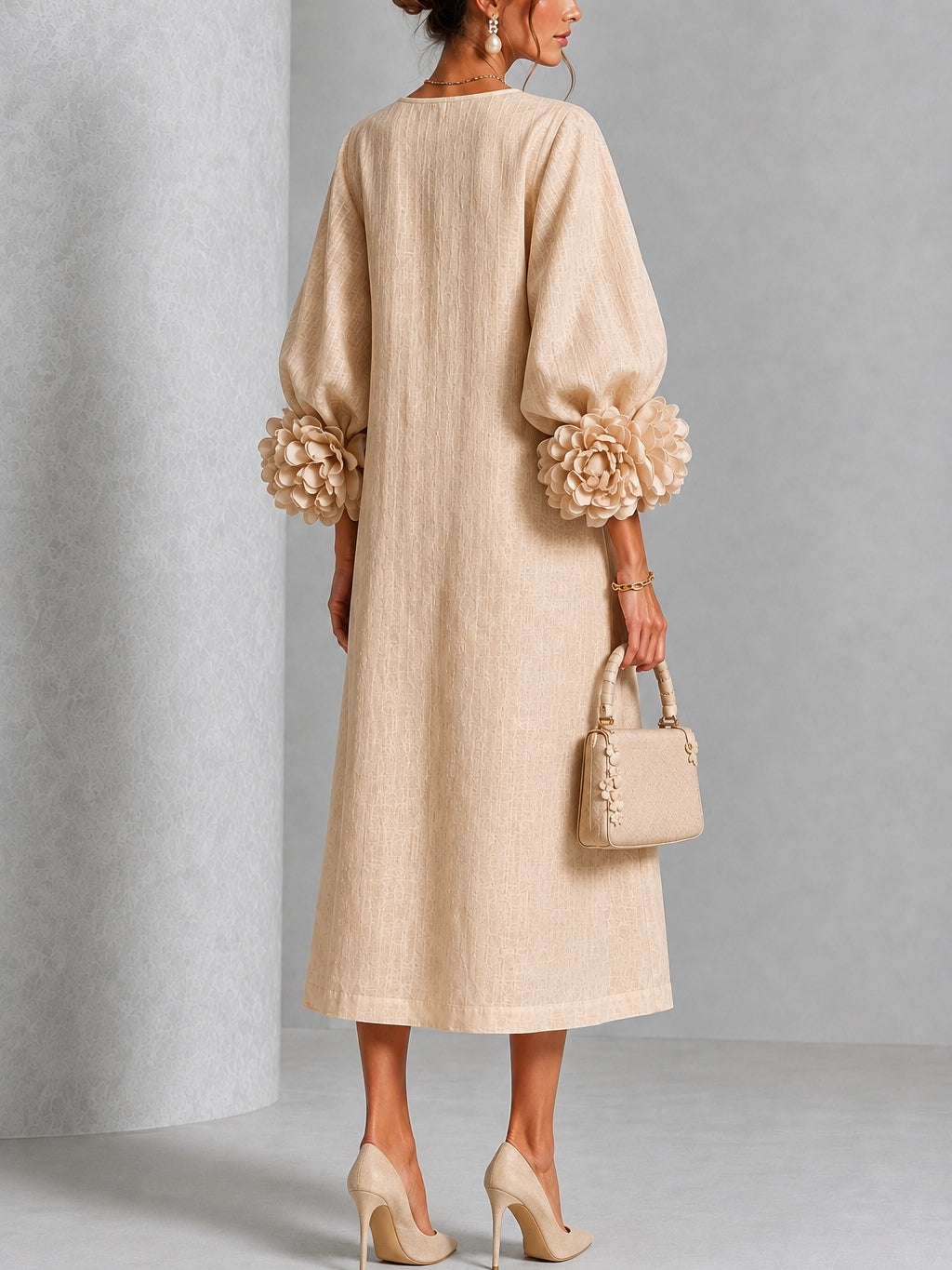 Vestido Midi Beige con Flores, Botones y Mangas Exuberantes