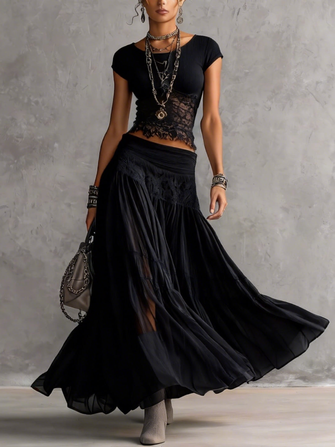 Conjunto Top en Encaje Negro Transparente y Falda Maxi Plisada
