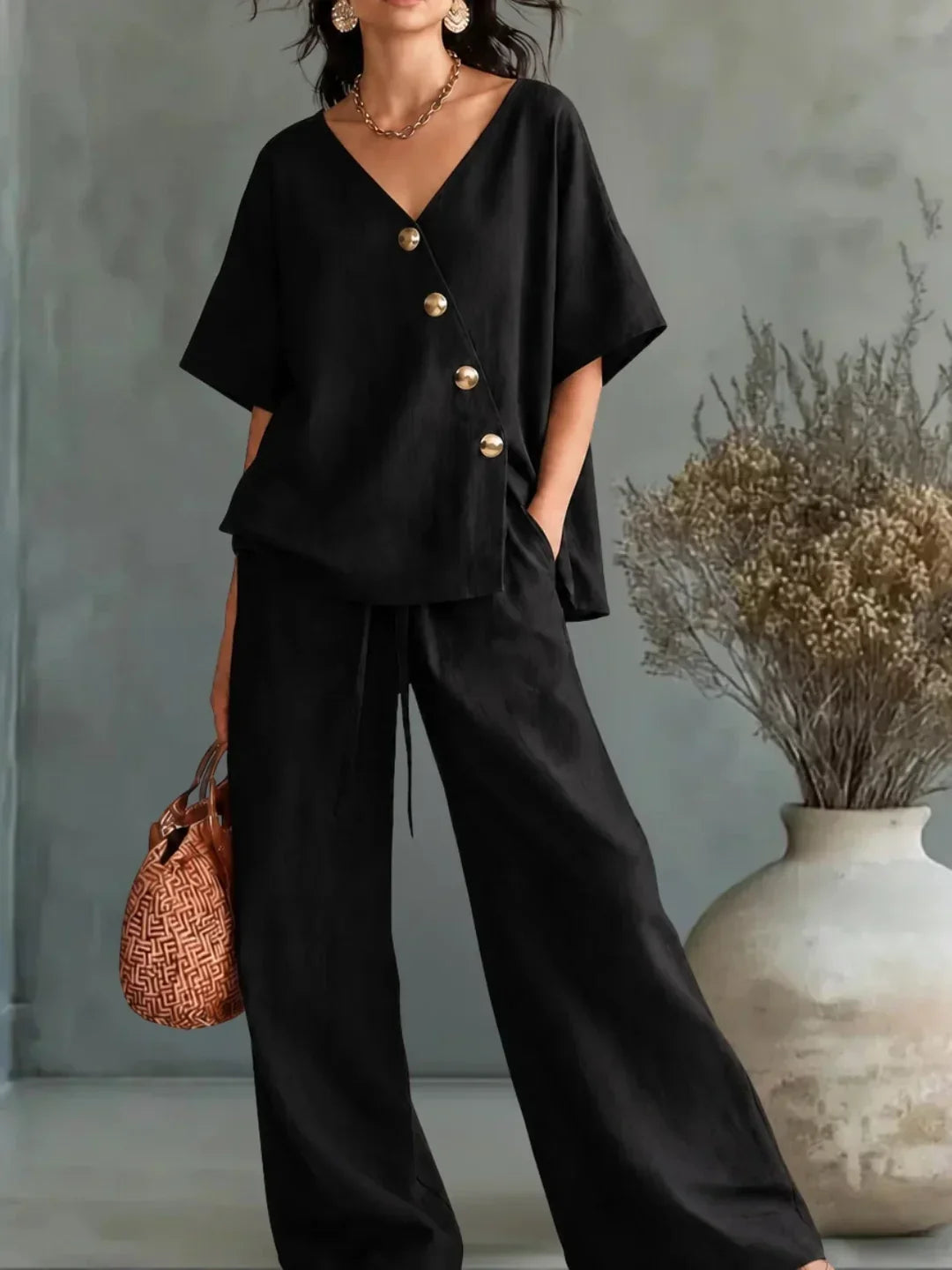 Celia Conjunto con Escote en V y Botones