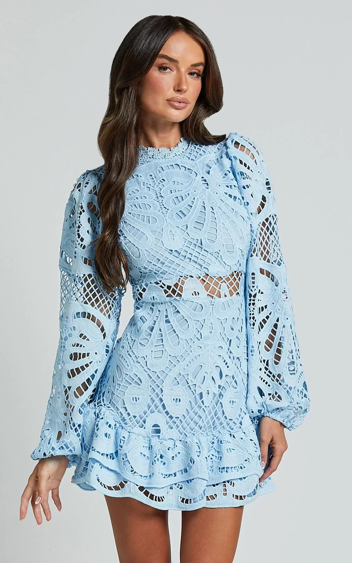 Lilly - Vestido corto elegante con cuello mao