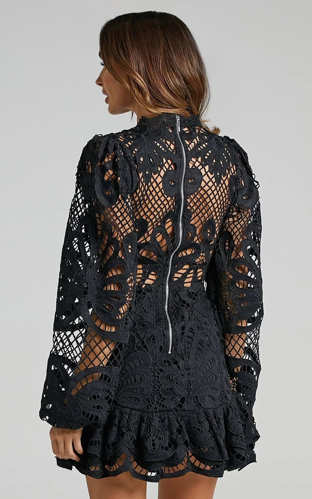 Lilly - Vestido corto elegante con cuello mao