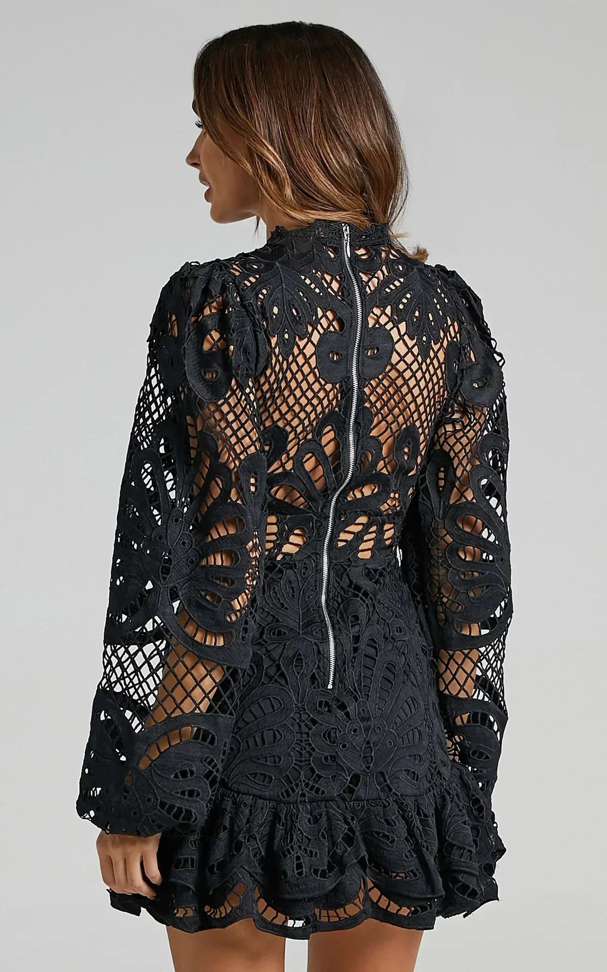 Lilly - Vestido corto elegante con cuello mao
