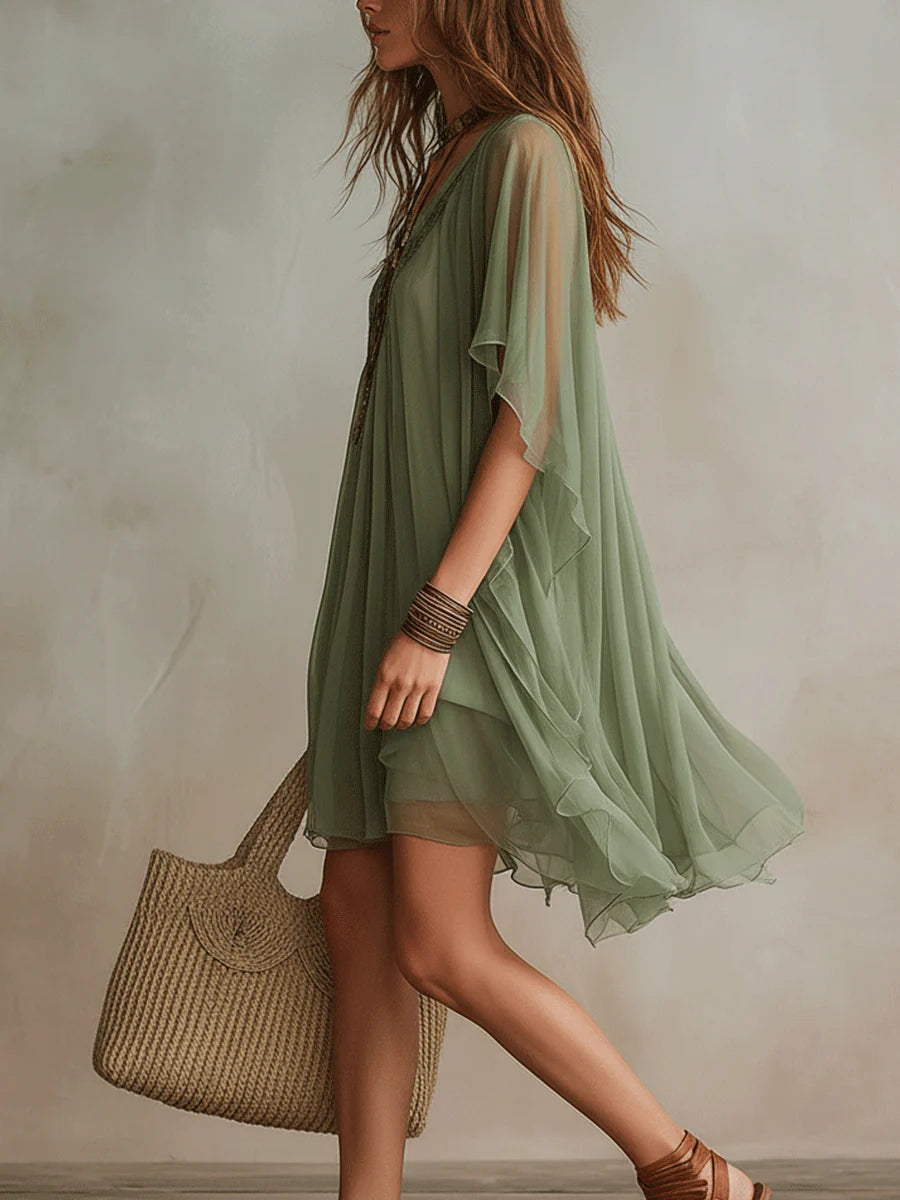 Vestido Mini Flotante en Chiffon Verde con Escote en V