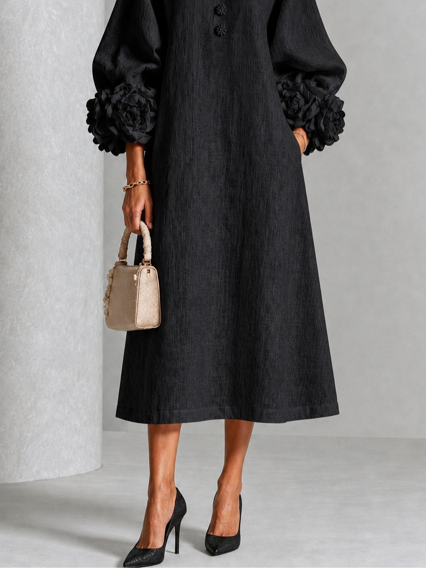 Vestido Midi Negro con Flores, Botones y Mangas Florales Extravagantes