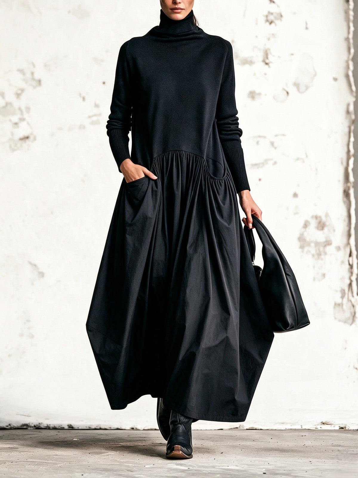 Sara | Vestido Maxi Oversized Negro con Detalle en Bolsillo y Cuello Alto